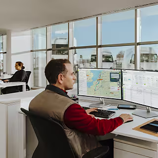 Operations dispatcher planning routes